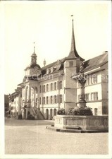 Zofingen Rathausplatz mit Niklaus Thut Brunnen