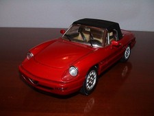 ALFA ROMEO SPIDER /  ROT / INNEN HELLBRAUN / 1:18 / JOUEF EVOLUTION