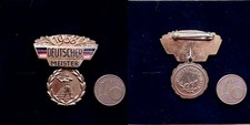 DDR Sport Anstecknadel Deutscher Meister 1958 Turniersport Angeln Bronze ( M2675