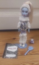 Monster High Puppe, Abbey Bominable, mit Zubehör 