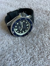 Seiko 5 Blaues Zifferblatt Herrenuhr - SRPD71K2