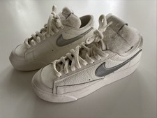 Original Nike Nike Blazer Low Platform Kunst-Sherpa-Pelz weiß, silber Gr. 38