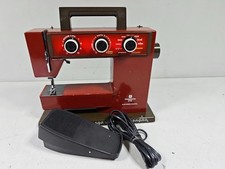 Husqvarna 5710 Nähmaschine, Ungeprüft, Hat Kratzer, Für Teile, 220V