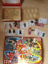 Herr der Ringe "Die zwei Türme" 11 Ü-Eier inkl. Saruman u Baumbart, Spielbrett