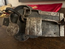 2 antike Kastenschlösser