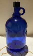 Blaue Glasflasche mit schwarzem Schraubverschluss / Deckel für ca. 2 Liter