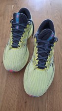 Mizuno Wave Rider 27 Sneaker