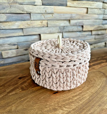 Korb mit Deckel / Utensilo /