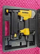 Dewalt Nagelpistole 210340010 TG BK + Material