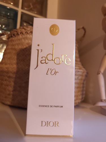 Adore essence de - essence,