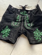 Damen Trachten Lederhose kurz. Wildleder schwarz mit grüner Stickerei