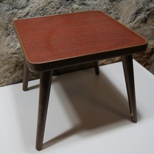 Blumenhocker Beistelltischchen