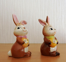 Goebel Ostern Hasenpaar mit Ei und Swarovski® - Schmetterling  Rarität