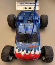 LRP Shark 18  (Schwinge Vorn Defekt) + Viele Ersatzteile