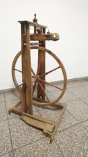 1865 Altes Spinnrad Antik
