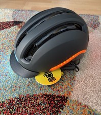 Nutcase VIO Commute Mips LED