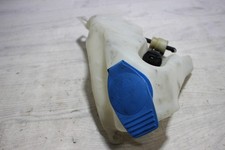 Wischwasserbehälter mit Pumpe