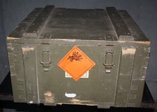 große alte Munitionskiste 51 x 55 x 32 cm 