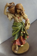 Holzfigur Wasserträgerin aus