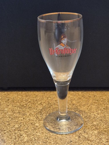 Nagelneues bierglas - nagelneues,