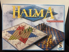 Halma mit großen Holzfiguren