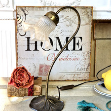 Ältere Tischlampe mit