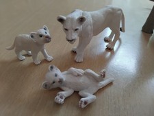 Schleich 42505 Löwenmutter mit Babys  14581 Brachiosaurus  14511 Rehkitz  ? ?