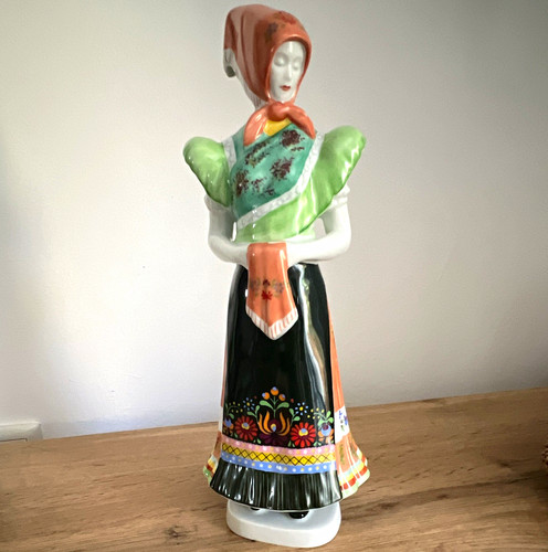 Holloháza porzellanfigur frau - holloháza,