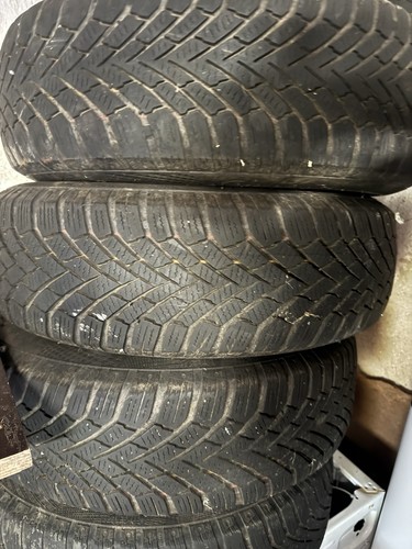 Auto reifen mit stahlfelge - auto,
