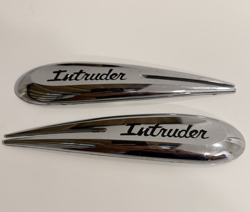 Suzuki intruder tank emblem - suzuki,