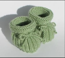 Babyschuhe gestrickt grün