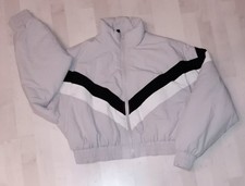 Modische, kurze Winterjacke