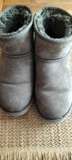 UGG 39 Khaki Classic Mini 8.11-15.11 Abwesend 