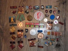 Konvolut von DDR-Abzeichen (FDGB, Pioniere, ...)