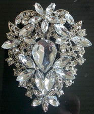 elegante Brosche im Vintage- Stil  mit strahlenden Steinchen MODESCHMUCK