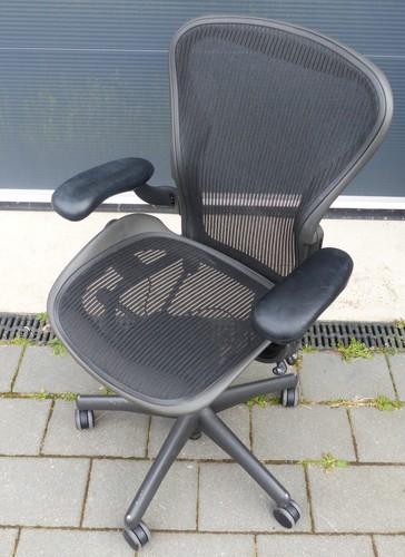 Herman miller aeron chair - herman,