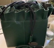 Entzückende Umhängetasche Milano tannengrün Weihnachten italy Flair Rüschen neu!