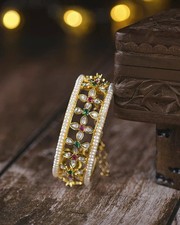 Delikate Blumen Perle Armreif