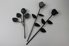 Rose mit 3 Blättern aus Eisen