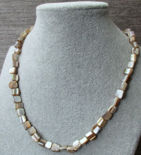 (B02) Echte Perlmuttkette  / 42cm echte Perlmuttkette/ Perlmutt beige
