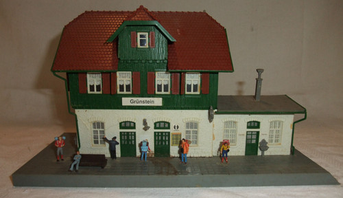 Faller 653 bahnhof - c,
