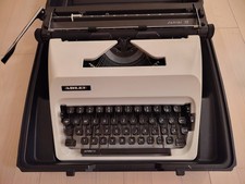 Manuelle Reiseschreibmaschine