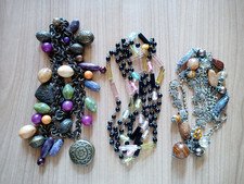 3 lange Ketten, verschieden