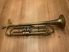 Alte Basstrompete-Trompete
