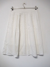 54/12 Hugo Boss Rock Gr. M wollweiß Lochstickerei Kellerfalte gefüttert knielang