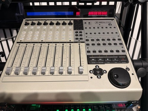 Mackie mcu pro - mackie,