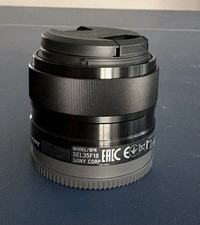 Sony 35mm 8 oss - f/1.8, lens
