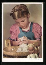 Kleine Puppenmutti macht große Wäsche, Ansichtskarte 