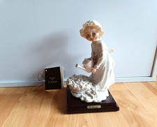 Florence Giuseppe Armani Porzellan Figur 1986 Mädchen mit Kanne