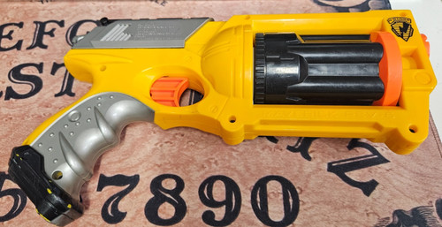 Nerf gun strike yellow - gun, n